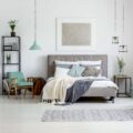 scandinavisch interieur slaapkamer bed